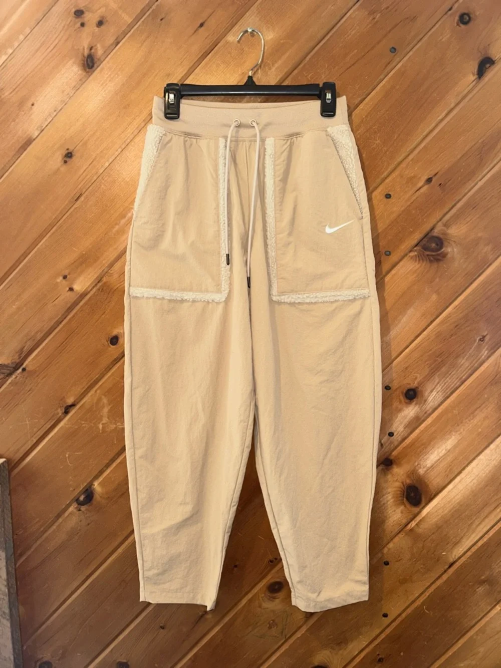 Nike Sportswear Essential Woven Faux Fur High-Waisted Curve Joggers in Hemp Tan